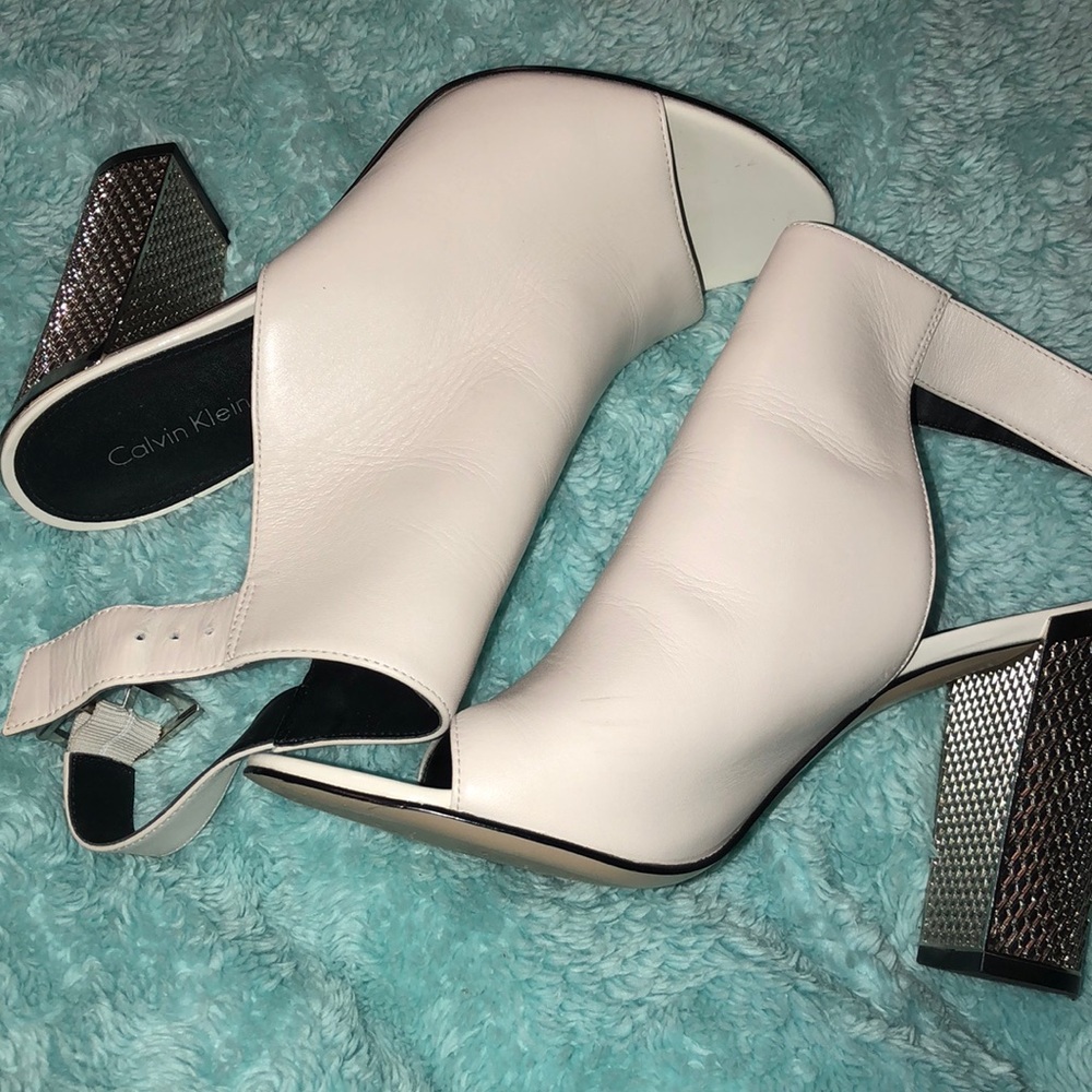 CALVIN KLEIN peep toe booties